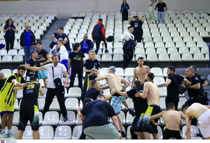 Επεισόδια έπειτα από τη λήξη του μπαράζ ΚΑΟΧ-Δάφνη (pics)
