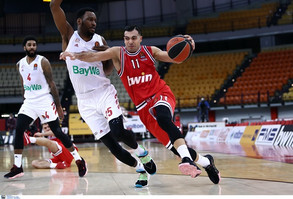 Ζωντανός για οκτάδα ο Ολυμπιακός 84-82 την Μπάγερν (pics)