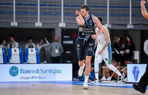 Τορτόνα-Σάσαρι 83-84: Στον τελικό του Supercoppa με &quot;βόμβα&quot; Μπέντζιους! (vid)