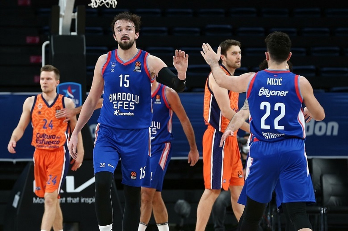 Η Εφές 99-83 τη Βαλένθια με Σανλί (video)