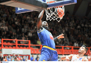 Τρελαίνει κόσμο το Περιστέρι, 76-73 τον Προμηθέα στην Πάτρα!