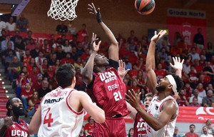 Liga Endesa: Η Βαλένθια 83-72 στη Μούρθια και 1-1