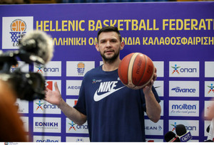 EuroBasket: Παπανικολάου και Αγραβάνης θέλουν να παίξουν κόντρα σε Ντόντσιτς και Γιόκιτς (vid)