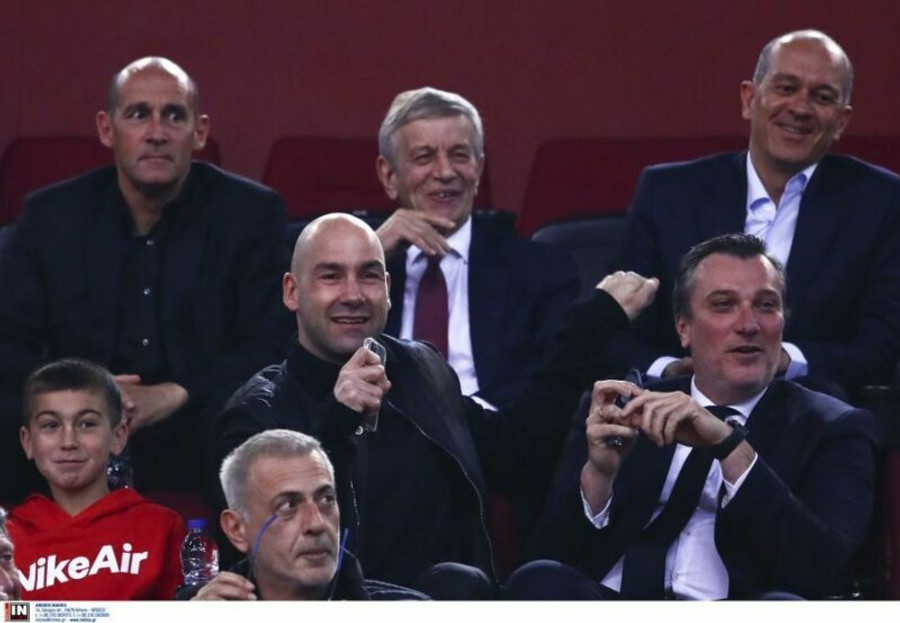 Ολυμπιακός-Φενέρμπαχτσε: Με Σπανούλη η photo gallery από το sold out ΣΕΦ