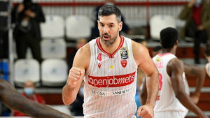 Euroleague: Η αποθέωση στον Λουίς Σκόλα για την καριέρα του (video)