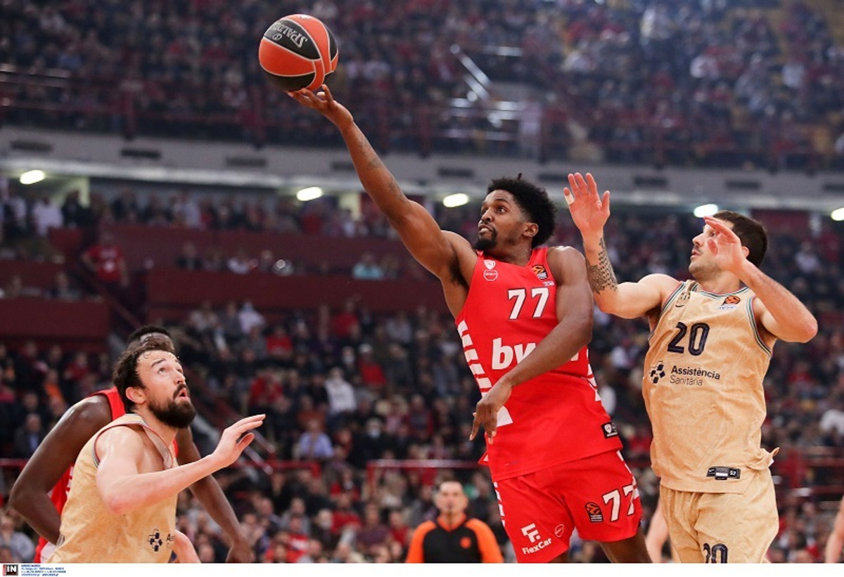 Ολυμπιακός-Μπαρτσελόνα 77-70: Την «κατάπιε» με ΜακΚίσικ, Λαρεντζάκη και Βεζένκοφ! (gallery)