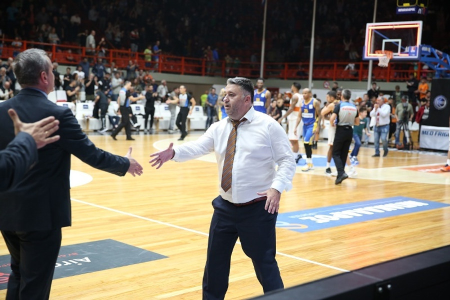 Μόνο "ευχαριστώ" και συγχαρητήρια από Γιατρά και Ζούρο