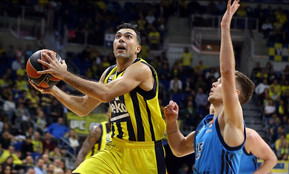 Τα κατορθώματα του MVP της αγωνιστικής, Κώστα Σλούκα (video)