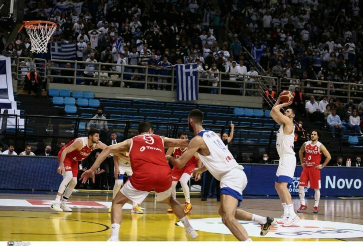 Ελλάδα-Τουρκία 72-71: Παπανικολάου... ο λυτρωτής! (vid &amp; pics)