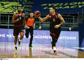 Ολυμπιακός: Μπορεί να προκριθεί στα playoffs αν κάνει το 4/4!