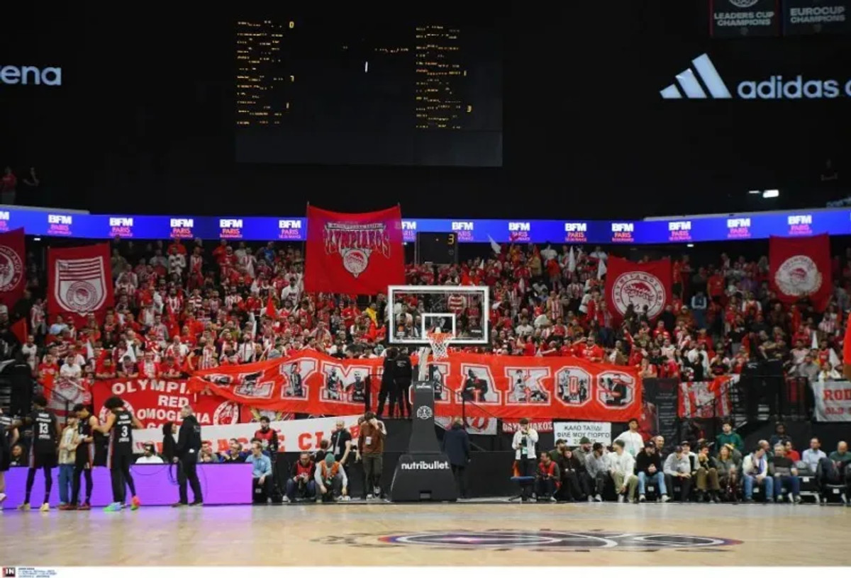 Ολυμπιακός: Δίπλα στην ομάδα στο Παρίσι οι φίλοι των &quot;ερυθρολεύκων&quot; (pics &amp; vid)