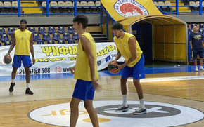 Χρυσικόπουλος: &quot;Αν βάλουμε τα κορμιά μας δυνατά, δεν θα έχουμε πρόβλημα&quot;