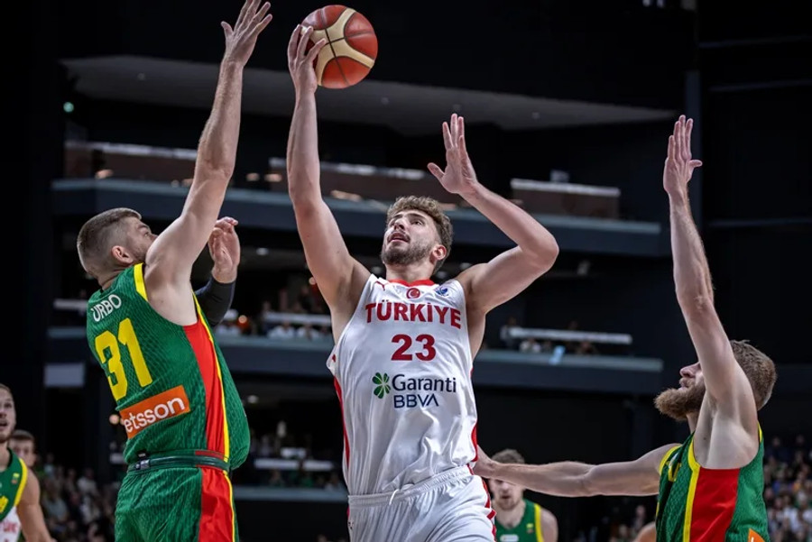 Με Σενγκούν-Όσμαν η Τουρκία 84-81 στη Λιθουανία