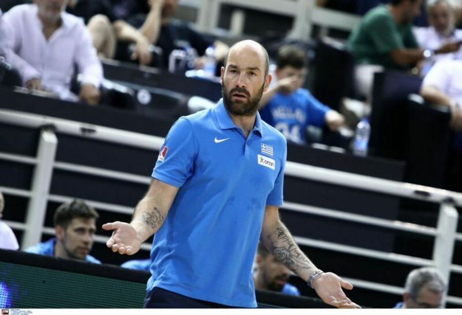 Έξαλλος ο Σπανούλης: "Αυτή τη φανέλα τη φοράει όποιος το αξίζει, πρέπει να ντρέπεστε"! (vid)