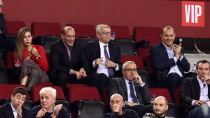 Στα αποδυτήρια του Ολυμπιακού οι αδελφοί Αγγελόπουλοι !