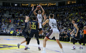 Φενέρμπαχτσε-Αρμάνι Μιλάνο 43-68: Επίδειξη ισχύος! (vid)
