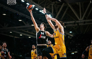 Βίρτους-Μακάμπι 78-73: Δεύτερη συνεχόμενη νίκη με σερί 13-0 στο τέλος! (vid)