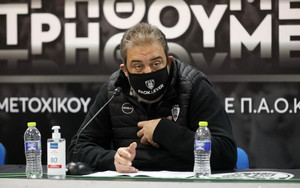 &quot;Κεραυνοί&quot; Χατζόπουλου: Θα ζητήσω ξένους διαιτητές, δεν ανέχομαι το «Βούλγαροι»