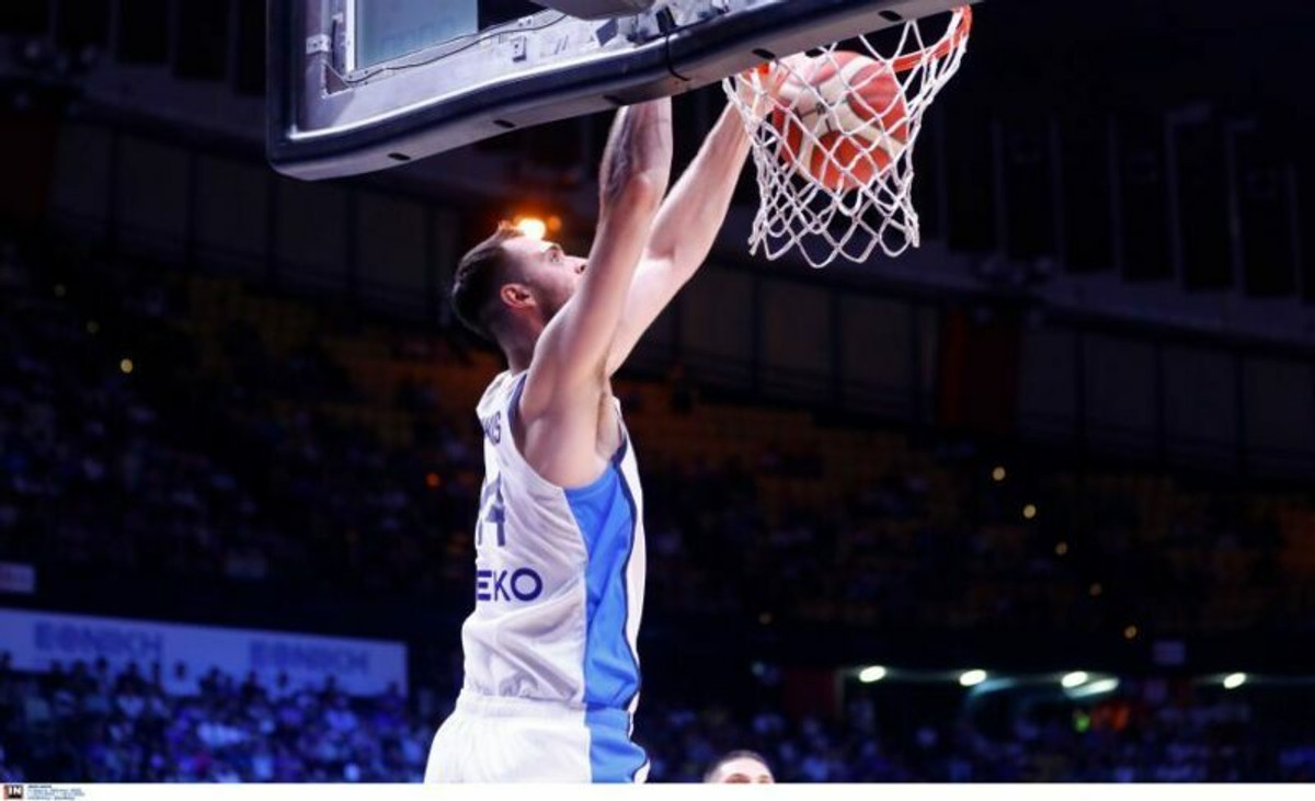 Φορτσάτη και περιμένει Γιάννη η Εθνική, 86-57 το Μαυροβούνιο (vids)
