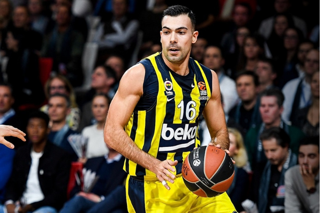 Με τρομερό Σλούκα η Φενέρμπαχτσε 90-73 την Μπαχτσεσεχίρ του Δέδα