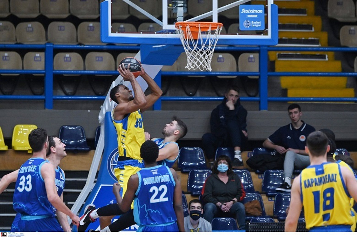 Με πολυφωνία και άμυνα το Περιστέρι 86-70 τον Ιωνικό