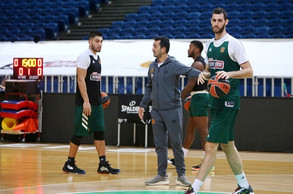 Παναθηναϊκός: Η άφιξη και η προπόνηση στη Βαλένθια (vids)