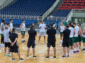 Μάικ Μπατίστ: Ήρθε στην Ελλάδα και μίλησε στους παίκτες του Παναθηναϊκού στο ΟΑΚΑ