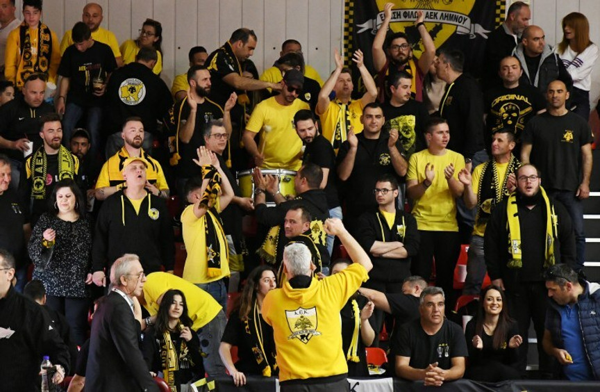 Τίμησαν τον Μπούμπουρα οι φίλαθλοι της ΑΕΚ στη Λήμνο (pics)