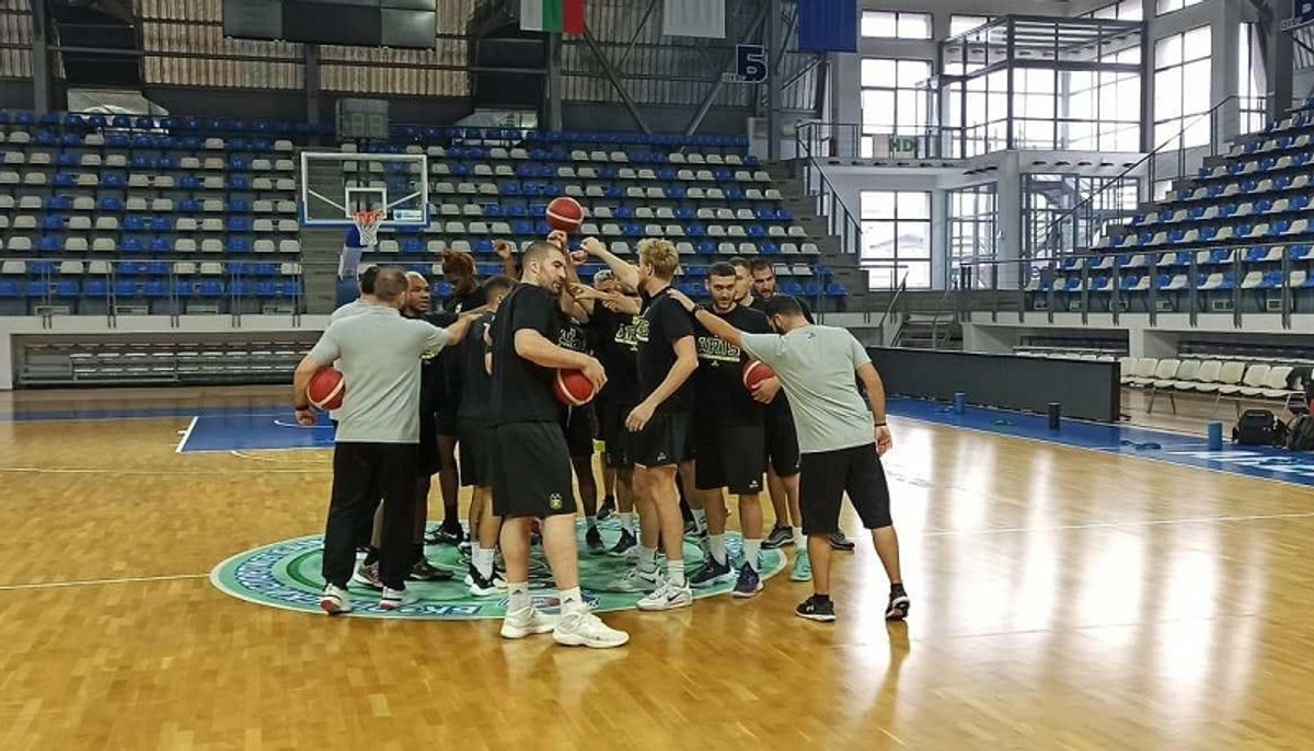 Η προπόνηση του Άρη το πρωί του αγώνα με την BC Wolves (pics)