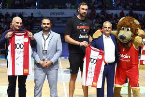 Ολυμπιακός: Τίμησε τη μνήμη του Νεόφυτου Χανδριώτη (pics)
