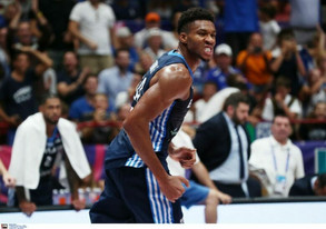 EuroBasket 2022: Πρώτος σκόρερ ο Γιάννης, δεύτερος ο Βεζένκοφ!