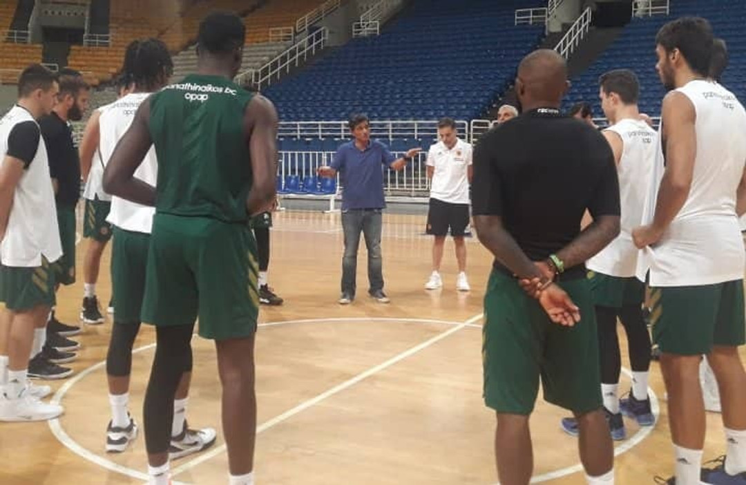 Παναθηναϊκός: Επίσκεψη και ευχές Γιαννακόπουλου στην προπόνηση