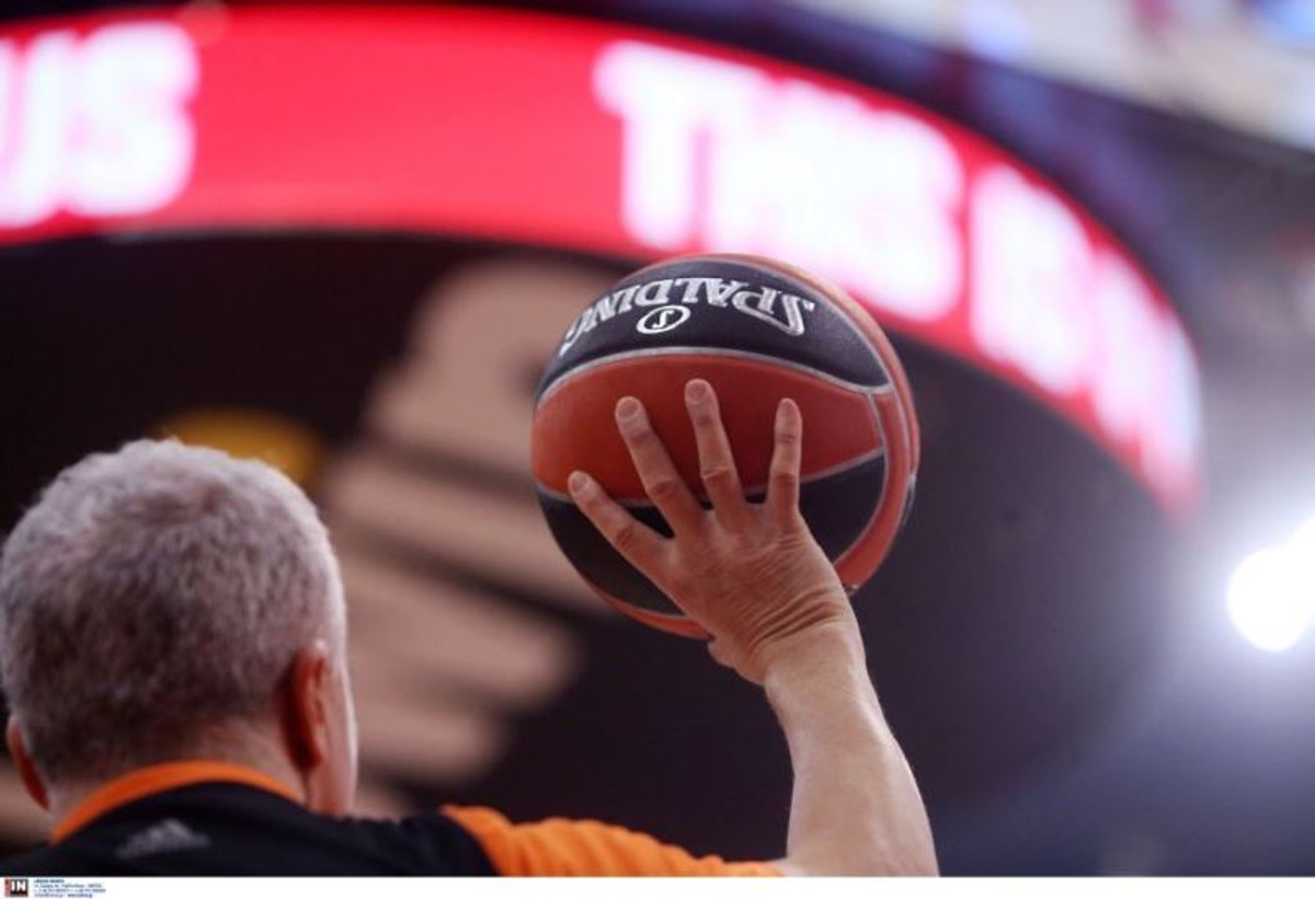 ΕuroLeague: Οι 28 διαιτητές για playoffs και Final-4
