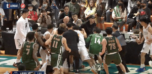 Ταϊβάν: Ξύλο και 12 αποβολές, μεταξύ των οποίων κι ο Ντουάιτ Χάουαρντ (video)