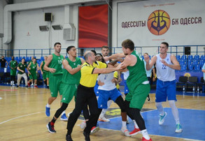 Μπουνιές σε φιλικό στην Ουκρανία (vid &amp; pics)