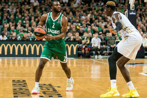 Με τρομερό Έβανς η Ζαλγκίρις, 75-67 τη μισή Μπάγερν (vid)