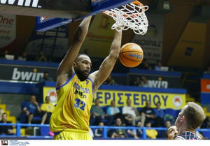 &quot;Ζωντανό&quot; για Final-4 το Περιστέρι 90-62 και 1-1 τη Βόννη (gallery)
