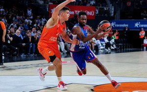 Διά πυρός και σιδήρου η Εφές, 77-73 και πρώτη ήττα για Βαλένθια (vid)