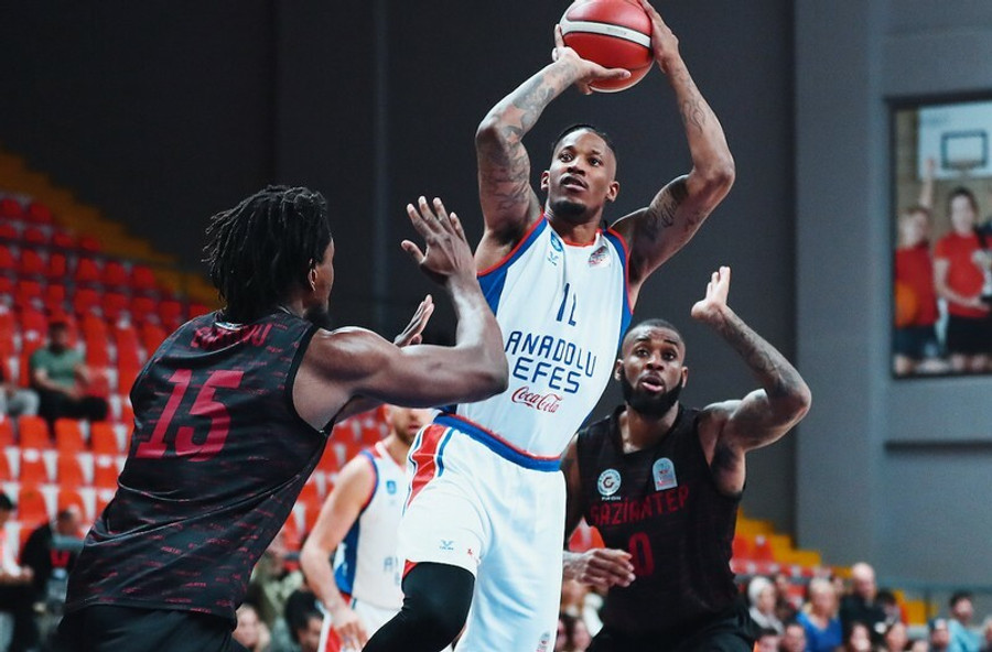 BSL: Επιστροφή στις εκτός έδρας νίκες η Εφές, 106-82 την Γκαζιαντέπ