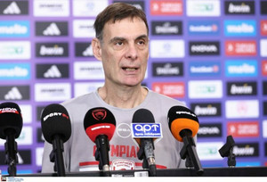 Μπαρτζώκας: &quot;Δεν θα πουλήσω τους παίκτες μου&quot;