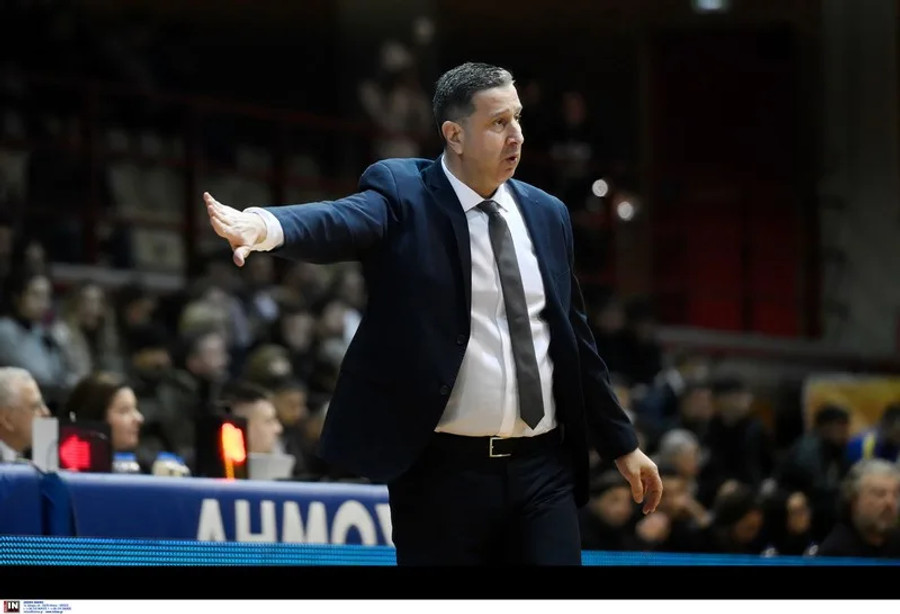 Τακιανός: "Δεχόμασταν συνεχώς λεκτικές επιθέσεις πίσω από τον πάγκο μας" (vid)