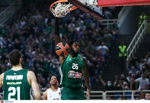 EuroLeague: Mε το κάρφωμα του Λεσόρ το Top-10 της αγωνιστικής (video)