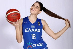 Ιωάννα Χατζηλεοντή: &quot;Ζήσε τη στιγμή&quot;!