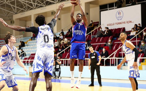 Στο 21-0 η Εφές, 94-83 την Μπουγιουκτσεκμετζέ