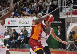 Πρώτη νίκη για τη Γαλατάσαραϊ 84-66 την Πετκίμ