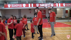 ΚΑΕ Ολυμπιακός-One Team: Η μαγεία των Χριστουγέννων! (video)