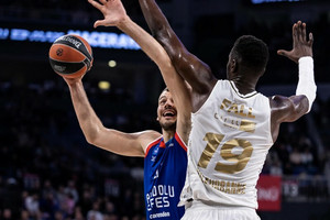 Ξύπνησε στο τέλος η Εφές, 78-72 τη Βιλερμπάν (vid)
