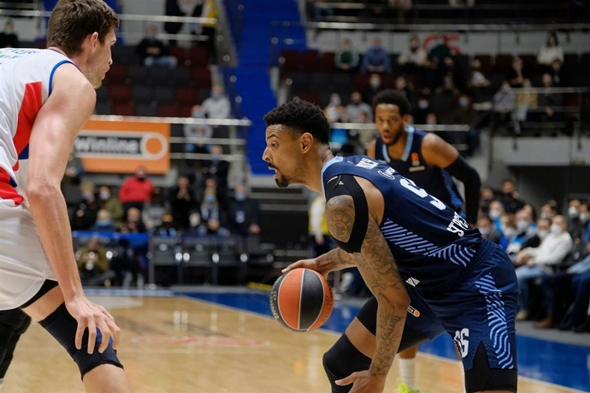 Ζενίτ-Εφές 76-67: Της πήρε τον &quot;αέρα&quot; (vid &amp; pics)
