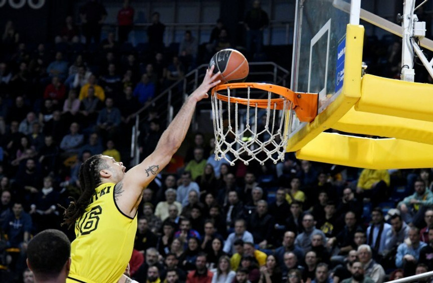 Τρίτο σερί double double για τον Γκάρι ΜακΓκί