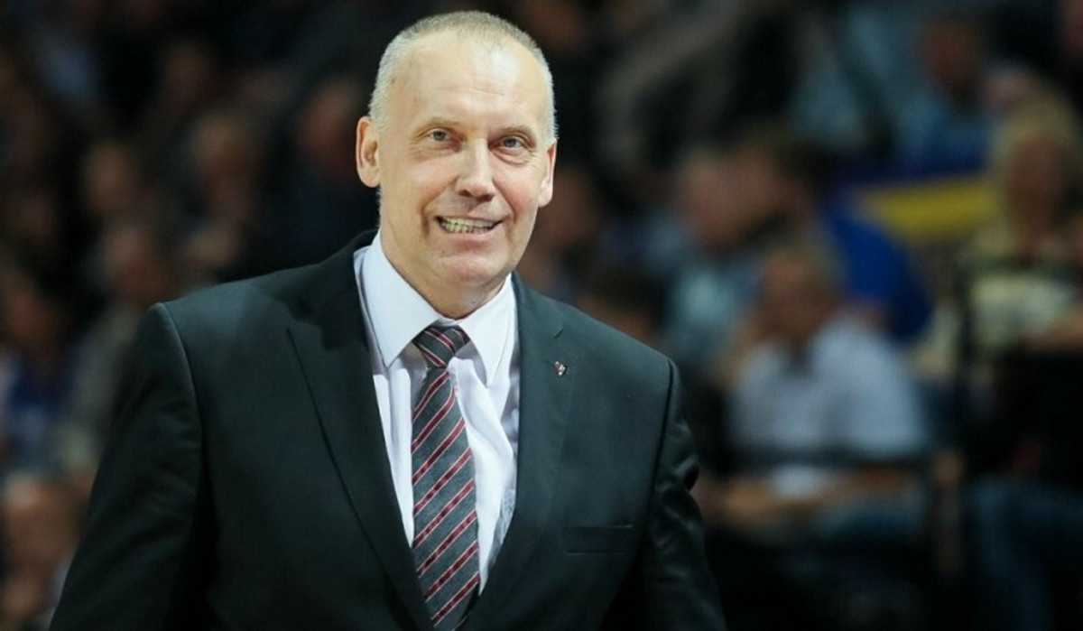 Επιτέλους... τέλος ο Κουρτινάιτις από την Χίμκι (pic)